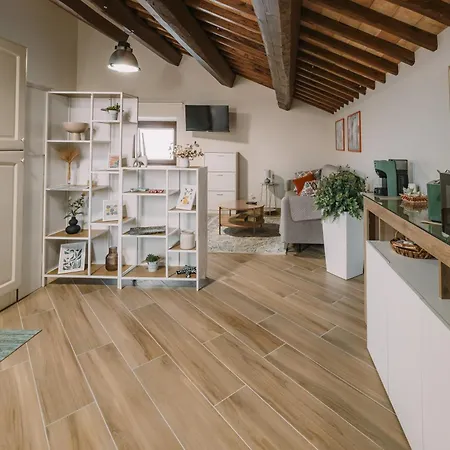 Apartament La Casetta Tra Le Mura *
